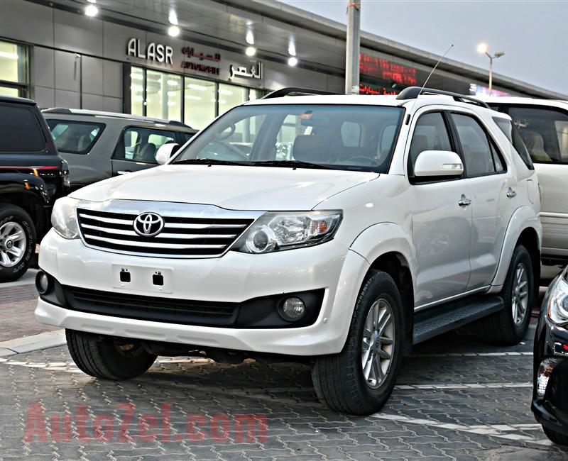 TOYOTA FORTUNER MODEL 2014 - WHITE - 107,000 KM - V6 - GCC 