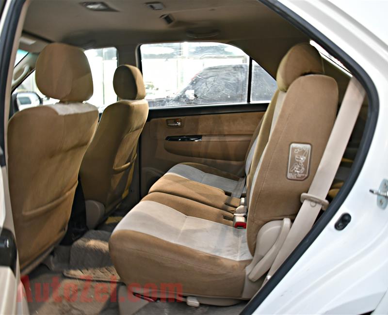 TOYOTA FORTUNER MODEL 2014 - WHITE - 107,000 KM - V6 - GCC 