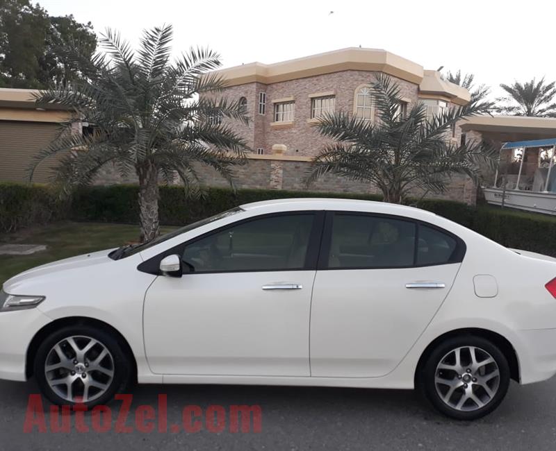 Honda city 2011 model full option GCC space accidentfree argent for sale