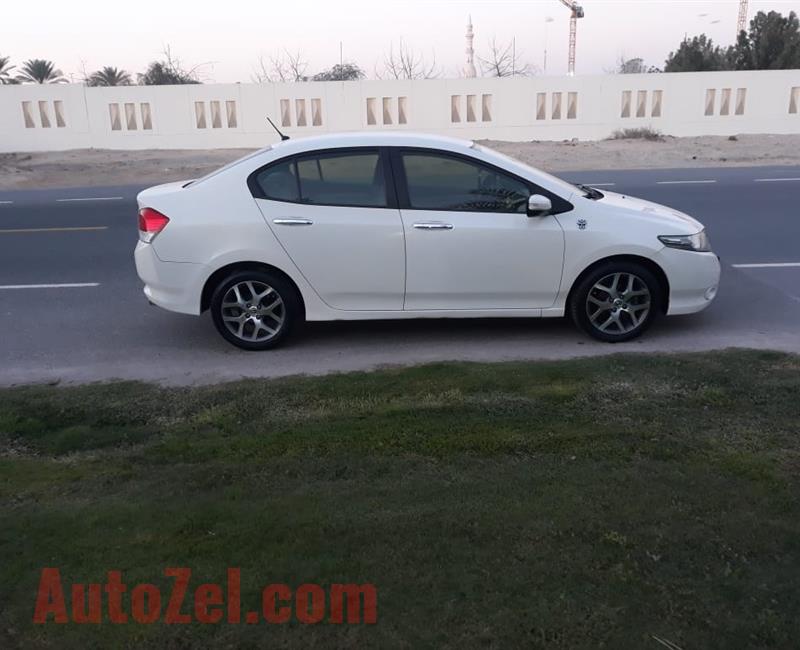 Honda city 2011 model full option GCC space accidentfree argent for sale