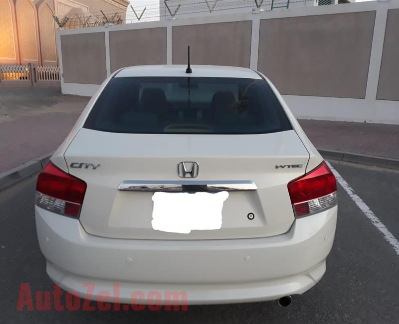 Honda city 2011 model full option GCC space accidentfree argent for sale