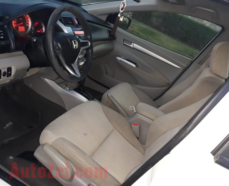 Honda city 2011 model full option GCC space accidentfree argent for sale