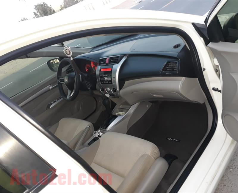 Honda city 2011 model full option GCC space accidentfree argent for sale