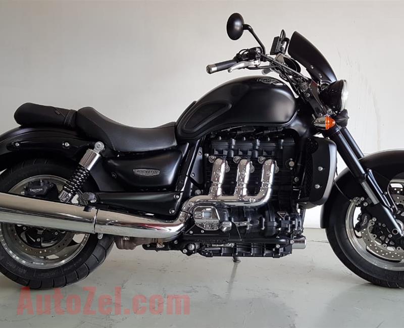 Like NEW - Triumph Rocket III Roadster - buy a rocket for you