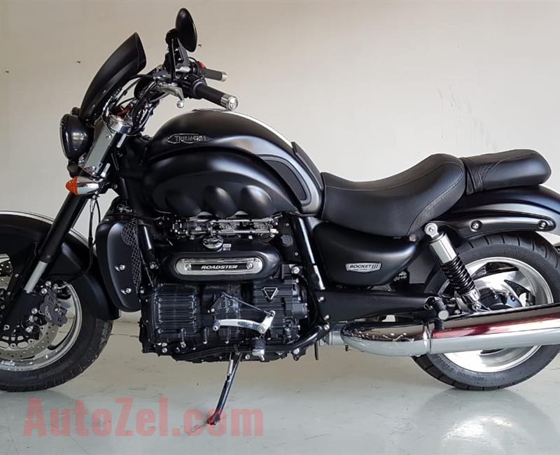 Like NEW - Triumph Rocket III Roadster - buy a rocket for you