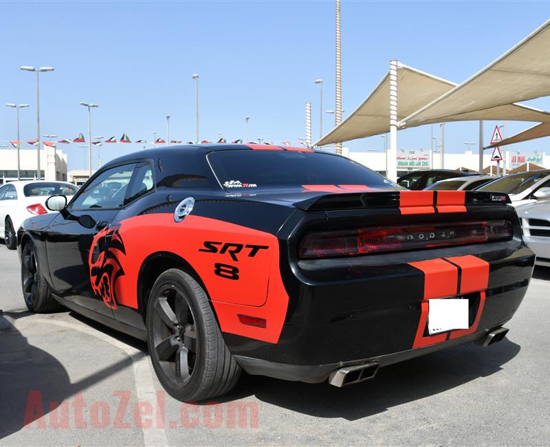 DODGE CHALLENGER SRT8- 2014- BLACK- 60 000 KM- GCC SPECS