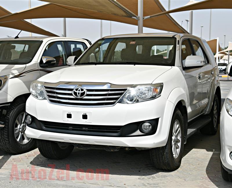 TOYOTA FORTUNER EXR MODEL 2014 - WHITE - 100,000 KM - V4 - GCC 