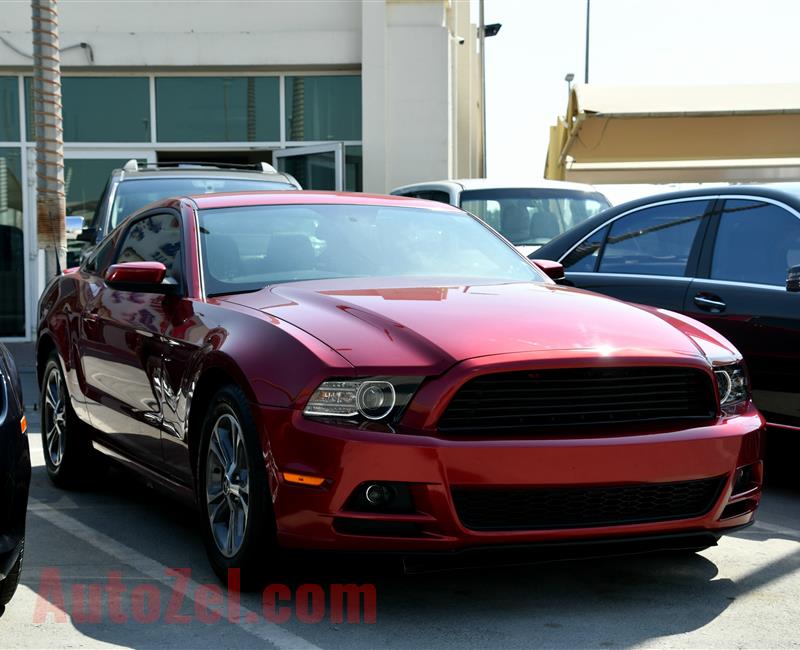 FORD MUSTANG- 2014- RED- 80 000 MILES- AMERICAN SPECS