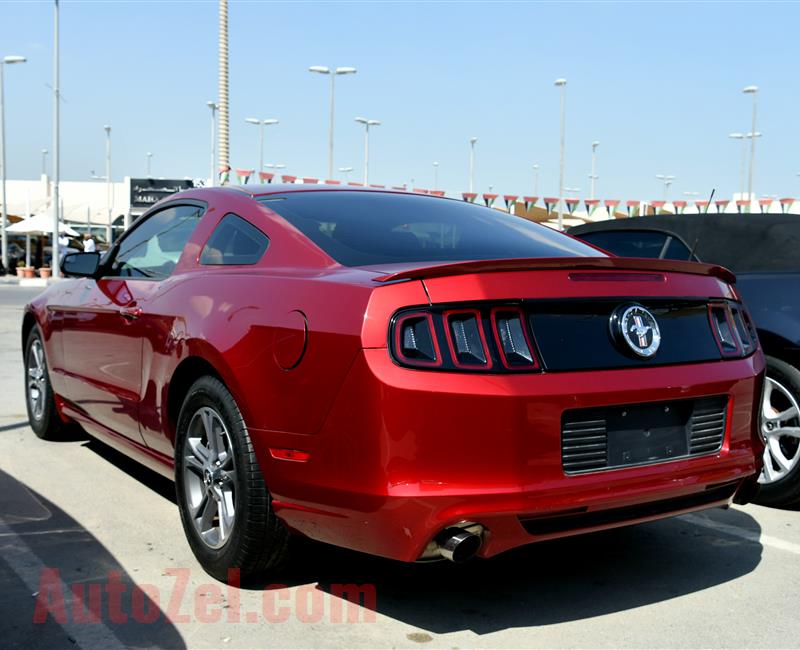 FORD MUSTANG- 2014- RED- 80 000 MILES- AMERICAN SPECS