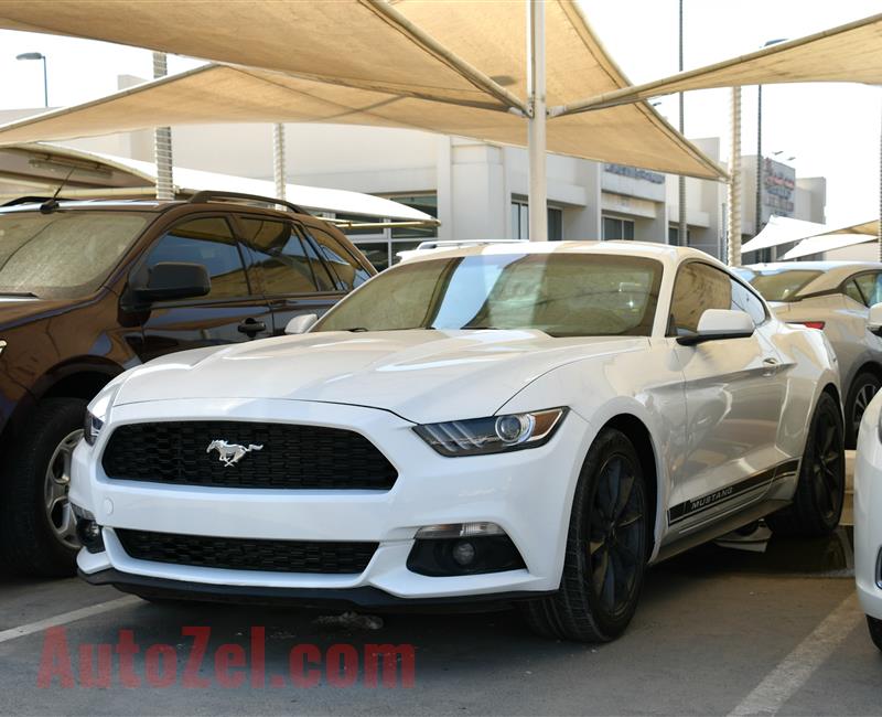 FORD MUSTANG- 2015- WHITE- 34 000 MILES- AMERICAN SPECS