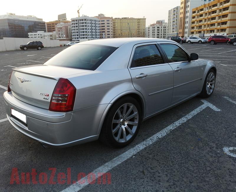 CHRYSLER 300c SRT8 6.1L, GCC, Low Mileage, Genuine condition 