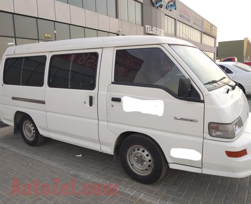 Mitsubishi Minibus 2007