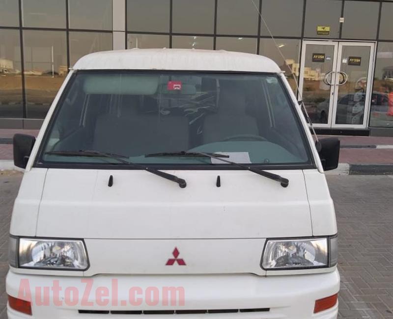 Mitsubishi Minibus 2007