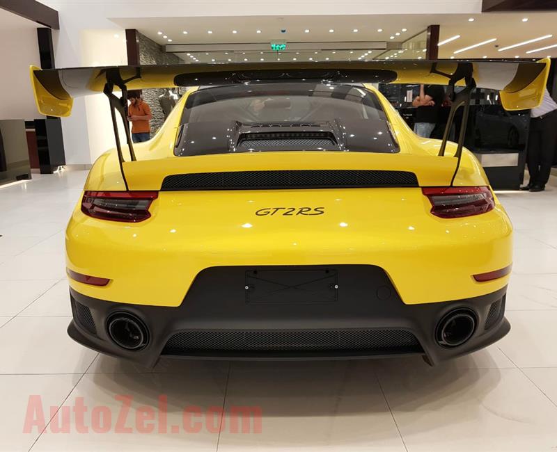 PORSCHE CARRERA 911 GT2 RS- 2018- YELLOW- 2 000 KM- GCC