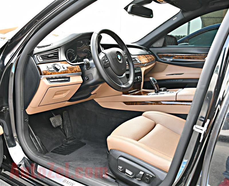 BMW 750LI MODEL 2015 - BLACK - 74,000 KM - V8 - GCC 