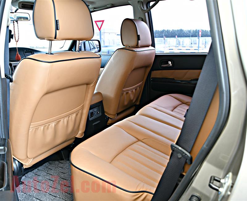 NISSAN PATROL SAFARI MODEL 2017 - GOLD - 72,000 KM - V6 - GCC 