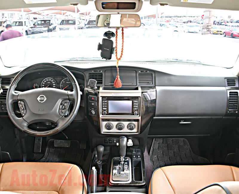 NISSAN PATROL SAFARI MODEL 2017 - GOLD - 72,000 KM - V6 - GCC 
