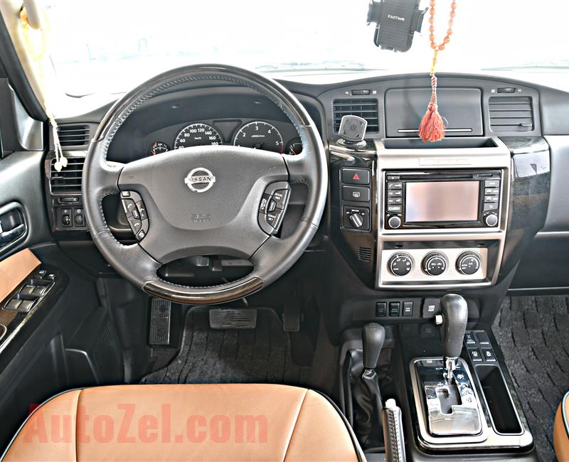 NISSAN PATROL SAFARI MODEL 2017 - GOLD - 72,000 KM - V6 - GCC 
