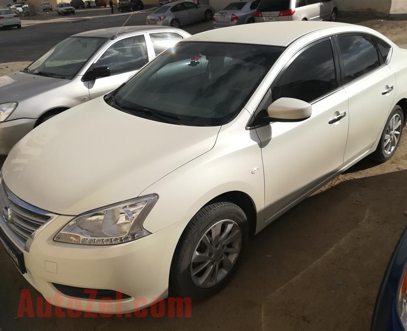 Nissan Sentra 1.8L mid option 2017 under warranty No accident  