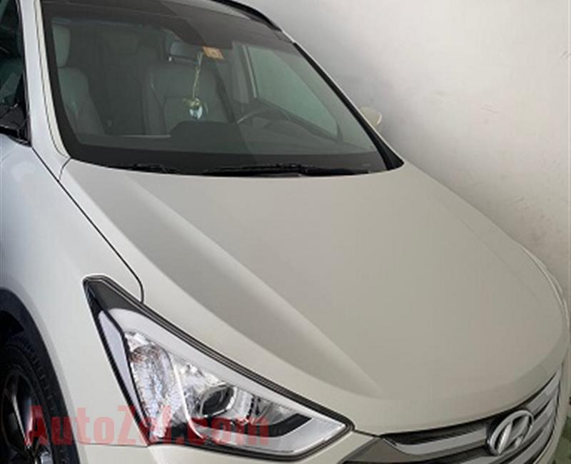 Hyundai Santa Fe 3.3L 4WD 2014