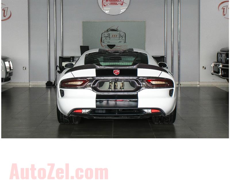 DODGE VIPER GTS- 2013- WHITE- 38 000 KM- GCC