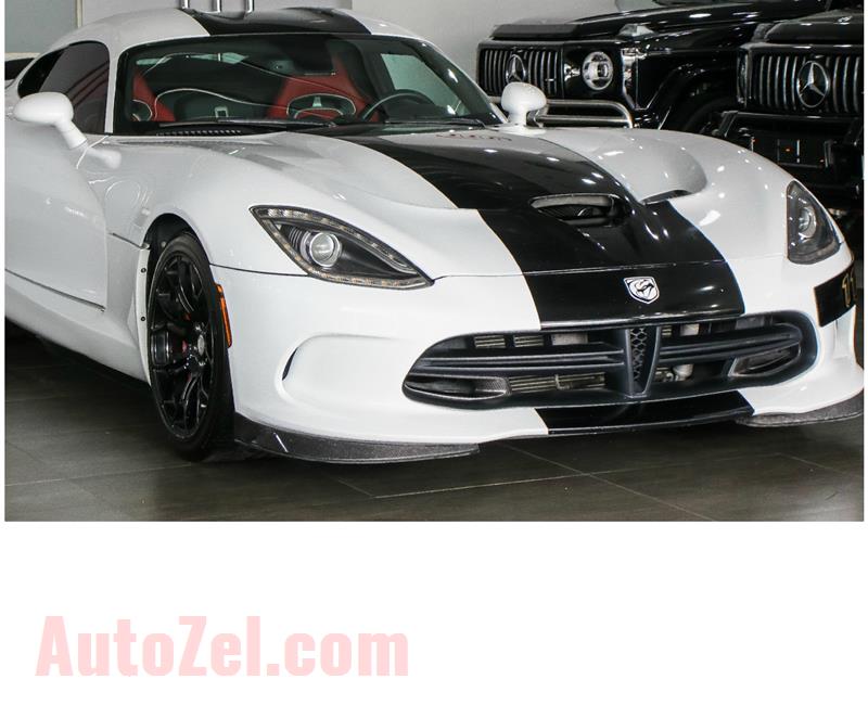 DODGE VIPER GTS- 2013- WHITE- 38 000 KM- GCC