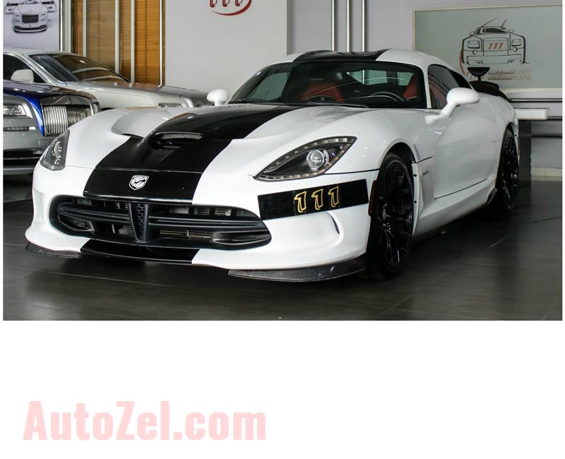 DODGE VIPER GTS- 2013- WHITE- 38 000 KM- GCC