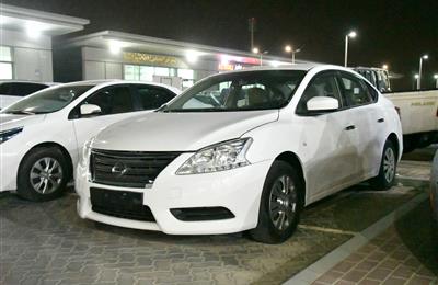 NISSAN SENTRA MODEL 2015 - WHITE - 110,000 KM -  V4 - GCC 