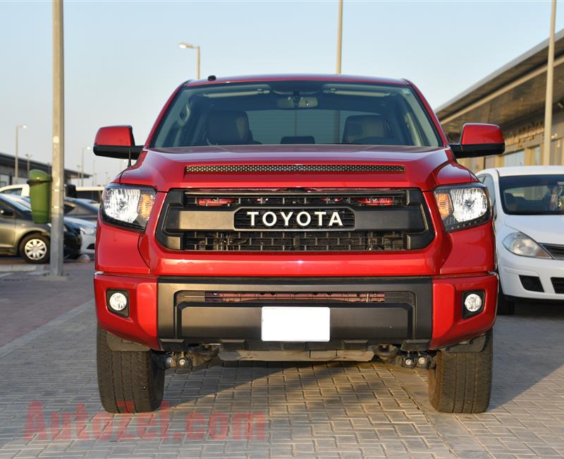 TOYOTA TUNDRA- 2017- RED- 30 000 KM- AMERICAN SPECS