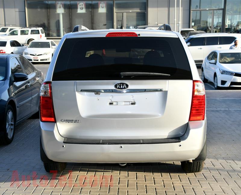 KIA CARNIVAL, V6- 2014- SILVER- 200 000 KM- GCC