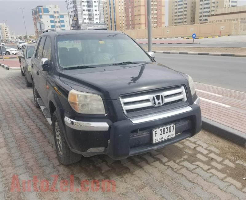 2008 HONDA MRV 215 KM BLACK GREAT PRICE , NEEDS AN ENGINE 