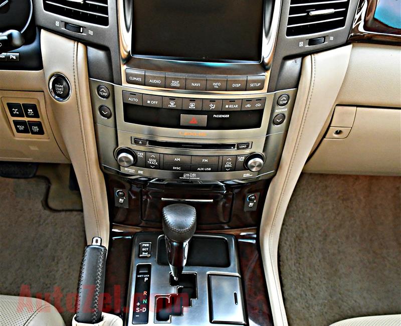 LEXUS LX570 SPORT MODEL 2010 - GOLD - 190,000 KM - V8 - GCC 