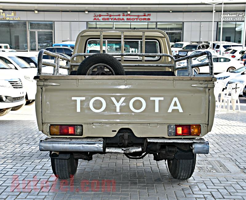 TOYOTA HILUX MODEL 2002 - BEIGE - 260,000 KM  - GCC 