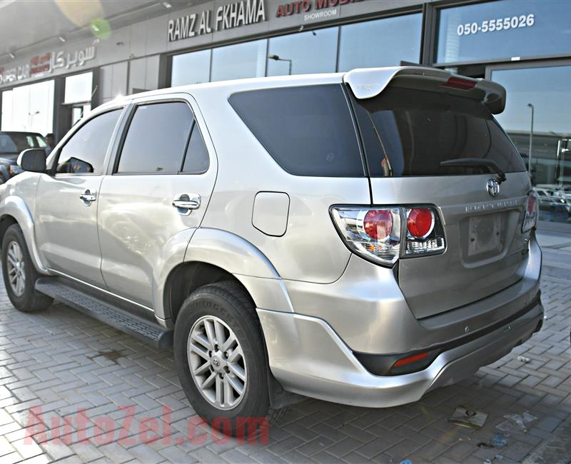 TOYOTA FORTUNER MODEL 2014 - SILVER - 120,000 KM - GCC 