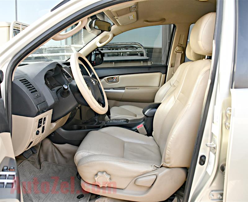 TOYOTA FORTUNER MODEL 2014 - SILVER - 120,000 KM - GCC 