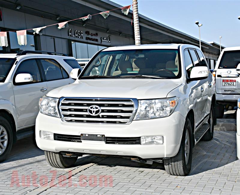 LAND CRUISER MODEL 2011 - WHITE - 419,000 KM - GCC 