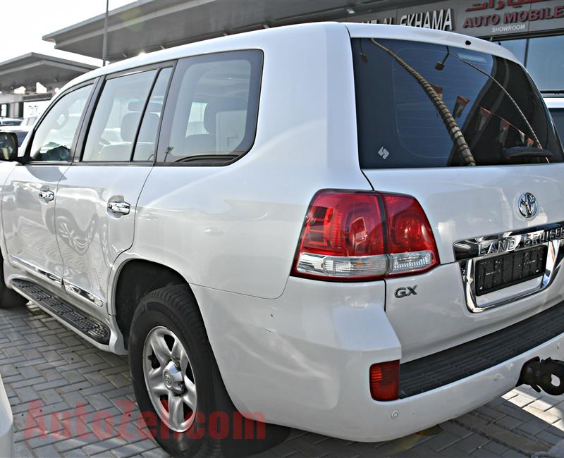 LAND CRUISER MODEL 2011 - WHITE - 419,000 KM - GCC 