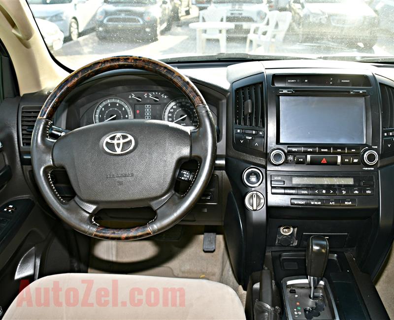 LAND CRUISER MODEL 2011 - WHITE - 419,000 KM - GCC 