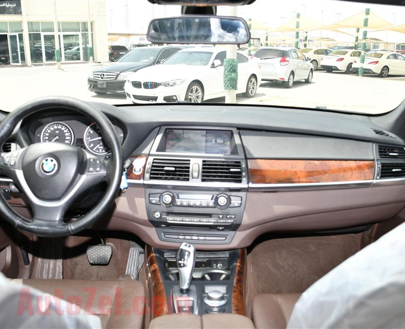 BMW X5 4.8i - AED 32,000