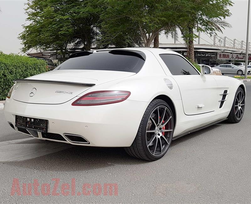 MERCEDES-BENZ SLS, V10- 2011- WHITE- 86 000 KM- GCC