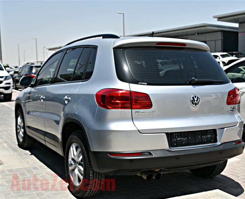 VOLKSWAGEN TIGUAN MODEL 2016 - SILVER - 110,000 KM - V4 - GCC 