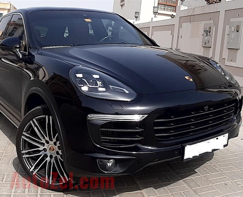 PORSCHE CAYENNE S- 2016- BLACK- 51 000 KM- GCC SPECS