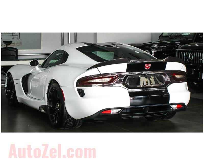 DODGE VIPER GTS- 2013- WHITE- 38 000 KM- GCC SPECS