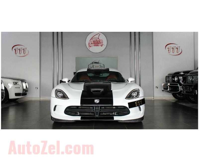 DODGE VIPER GTS- 2013- WHITE- 38 000 KM- GCC SPECS