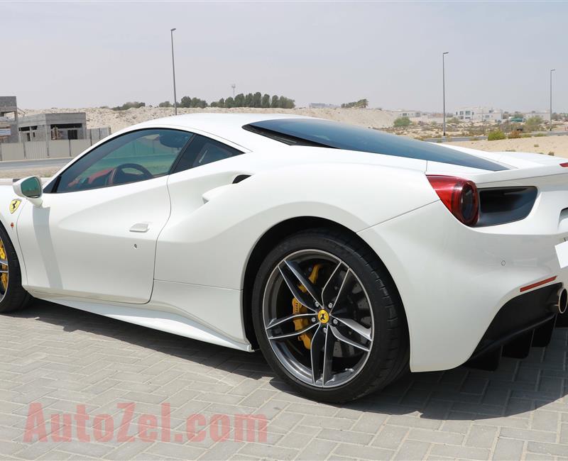 FERRARI 488- 2017- WHITE- 7 600 KM- GCC SPECS