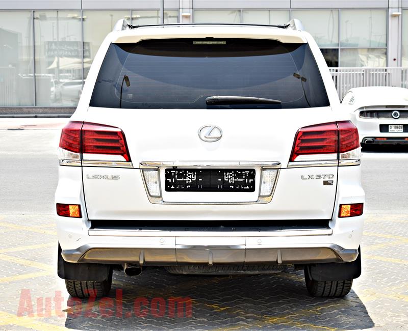 LEXUS LX 570 -  WHITE - 32,000 KM -  V8 - GCC 