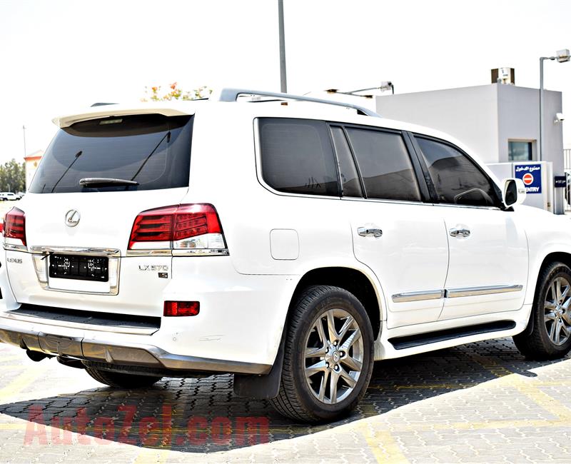 LEXUS LX 570 -  WHITE - 32,000 KM -  V8 - GCC 