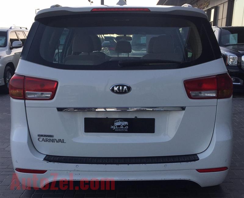 KIA CARNIVAL- 2016- WHITE- 95 000 KM- GCC SPECS