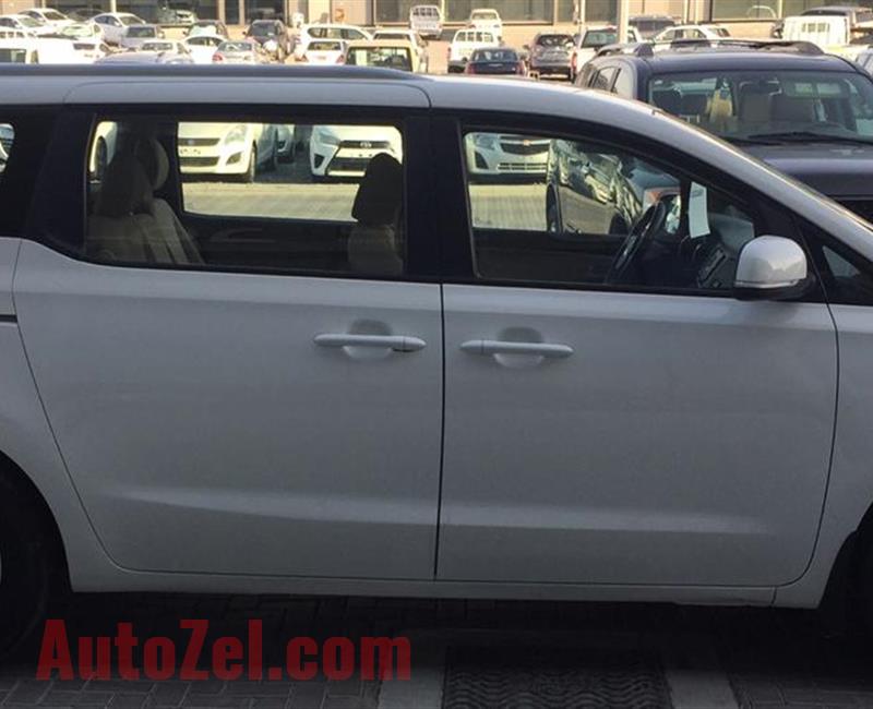 KIA CARNIVAL- 2016- WHITE- 95 000 KM- GCC SPECS