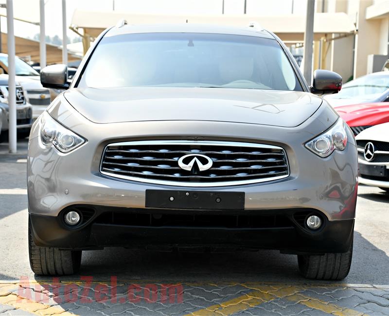 INFINITI FX35 FULL OPTION  MODEL 2010 - GOLD - 187,000 KM - V8 - GCC 